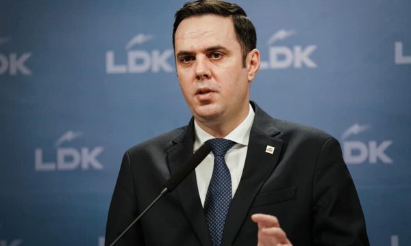 Reagon Lumir Abdixhiku pas ftesës së Kurtit – ja përgjigja e tij