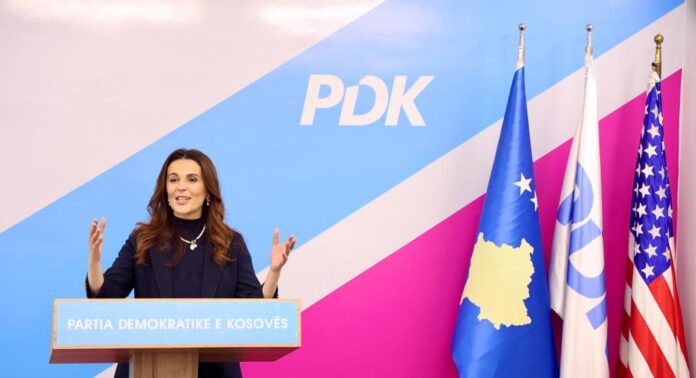 Vlora Çitaku zbulon emrin e kandidatit të PDK-së për kryeministër