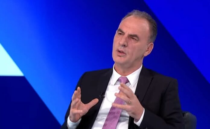 Limaj zbulon ofertën e minutave të fundit nga Kurti: Po e largoj Dimalin nga kryetari i Kuvendit