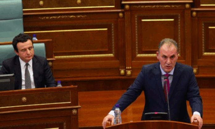 Limaj: Kurtit i thashë, nëse më keni ftuar për shkak se u duhen tri votat e Nismës, t’i jap pa kushte