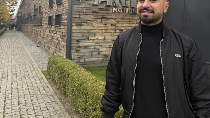 Ndodh edhe kjo, Labinot Rexha organizon protestë që të futet në BBVK 4