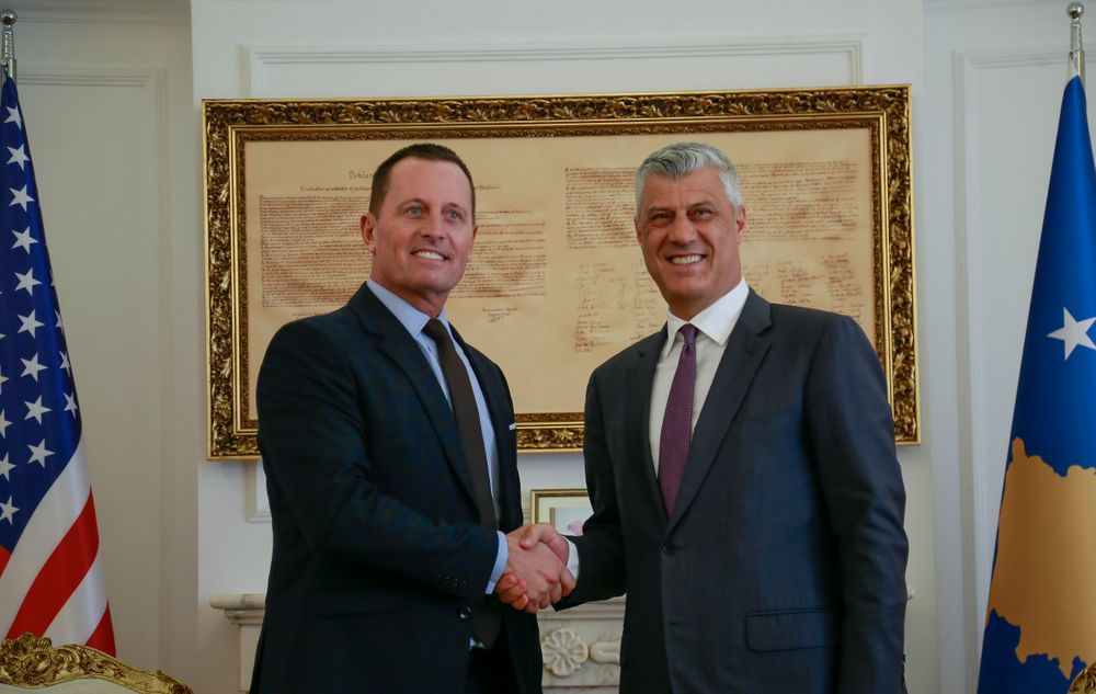 Grenell: Shpresoj që Hashim Thaçi t’i padisë të gjithë zyrtarët e Hagës në një Gjykatë Amerikane kur të jetë jashtë