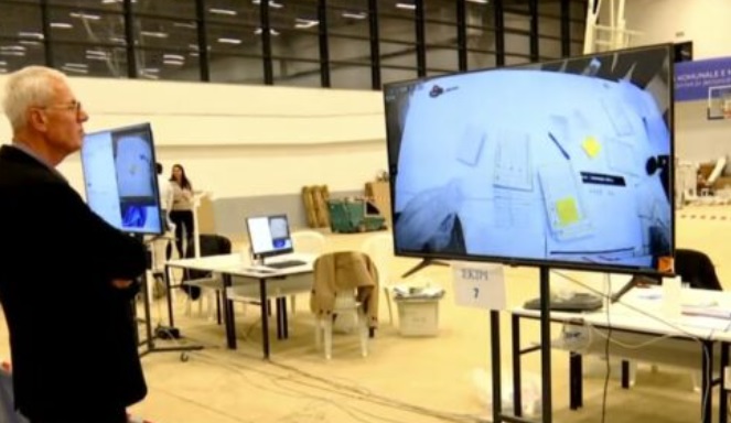 Kurteshi si “kamerë sigurie” në qendër të numërimit në Mitrovicë, s’pranon të flasë për media