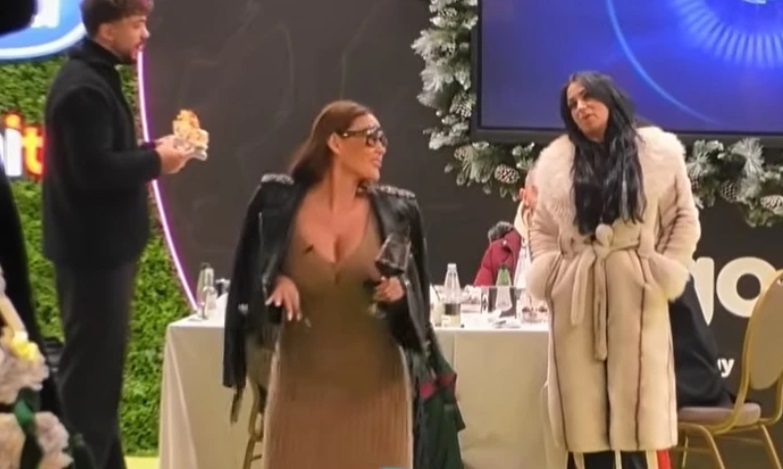 Fjolla përplaset me Shkurtën, i jep sqarim për fjalën ‘ubicë’ dhe e provokon me twerk