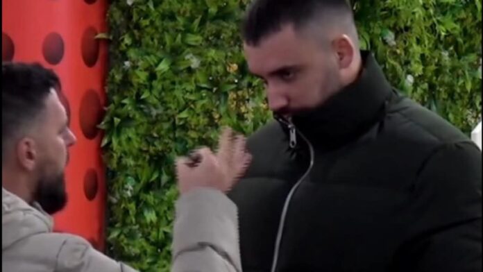 “A bie burri 46 vjeç në dashuri me vajzën 23 vjeçe këtu?”/ Plas keq mes Keijsit dhe Mirit: Turp të kesh