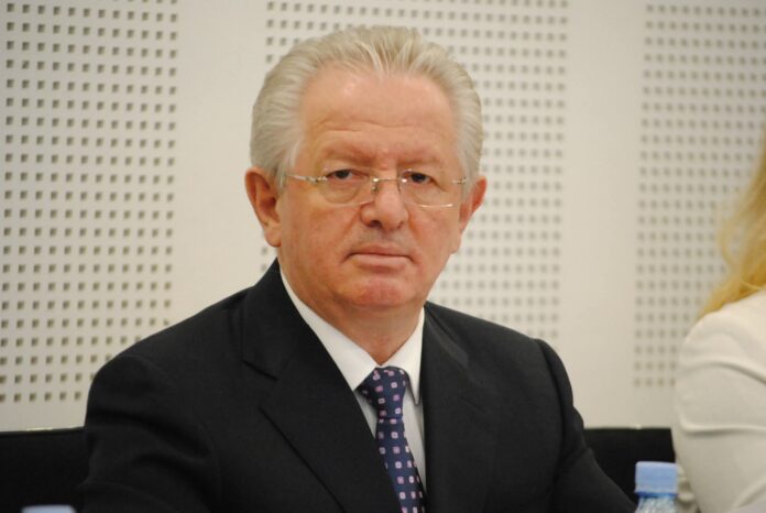 Hyseni për vjedhjen e votave mes kandidatëve: Të njejtit, po u bënë deputetë, ta vjedhin edhe dheun nën këmbë!