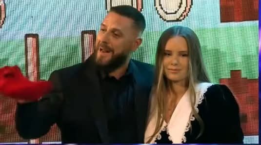 Mirin vizitohet nga vajza: “Të duam shumë, fitoret mos i ndaj me të tjerët”