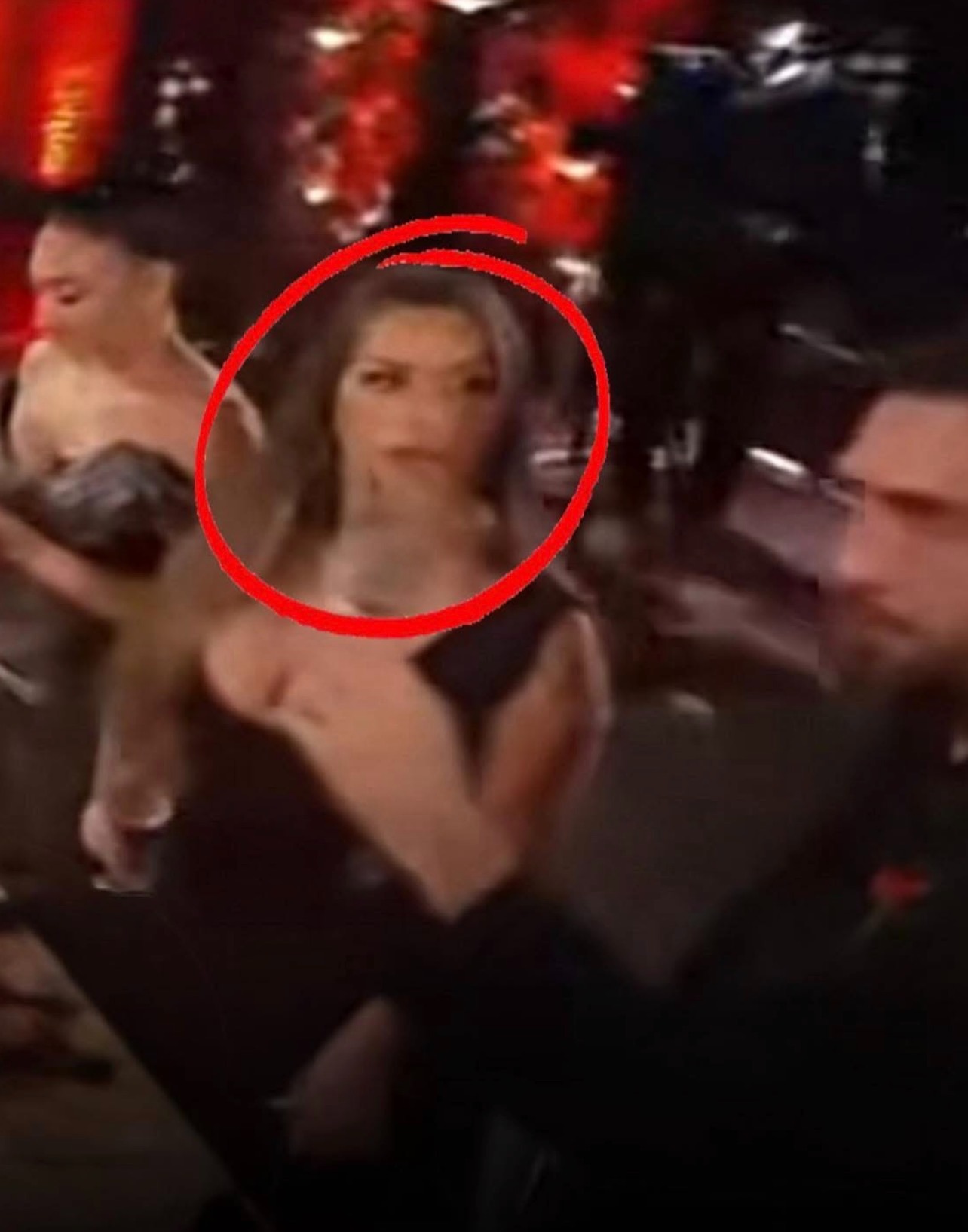 SKANDAL NË BBVK – U ndërpre papritur transmetimi i dasmës së Eljonës dhe Klodit, zbulohet se çka u fsheh atë natë