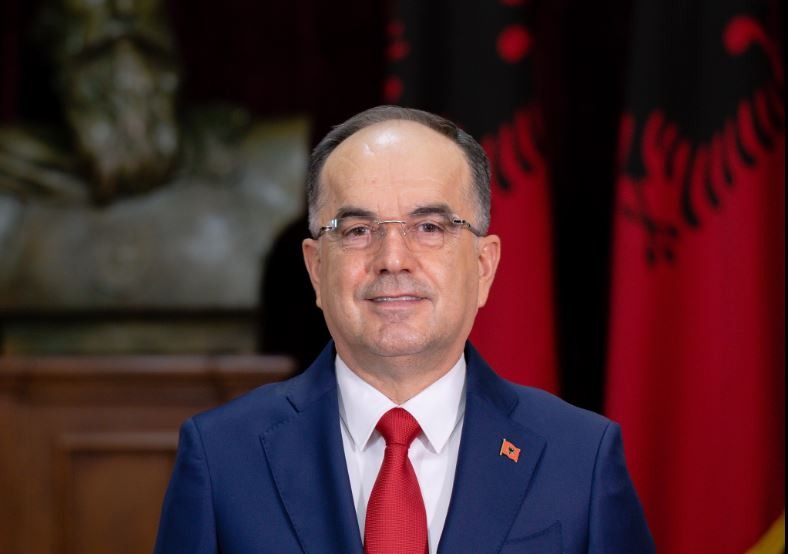 Presidenti i Shqipërisë “dridhë” Ballkanin me deklaratë për Kosovën