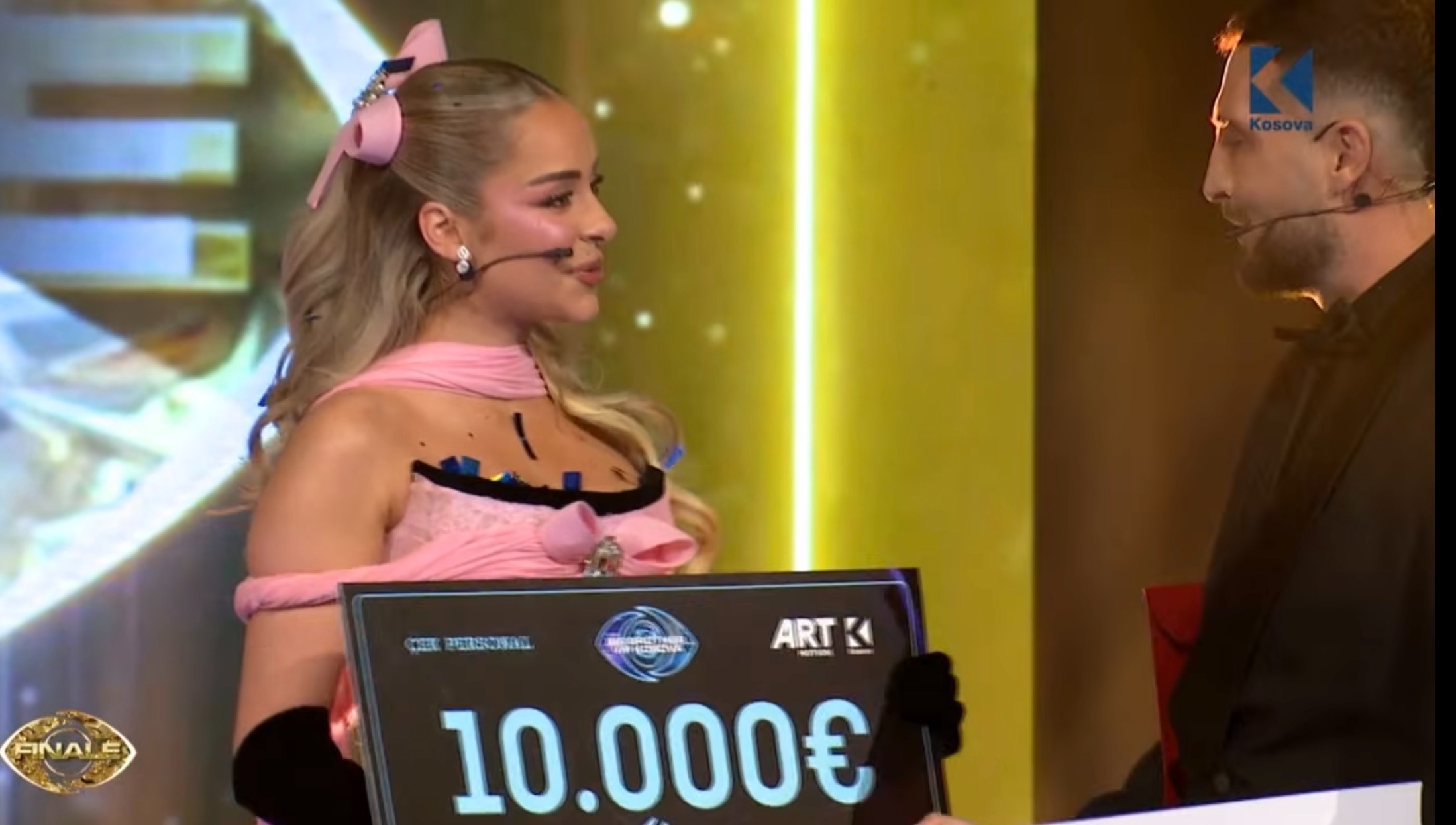 Elijona merr çekun 10 mijë eurosh: Krenare me veten, vendin e dytë as që e kom mendu… (VIDEO)