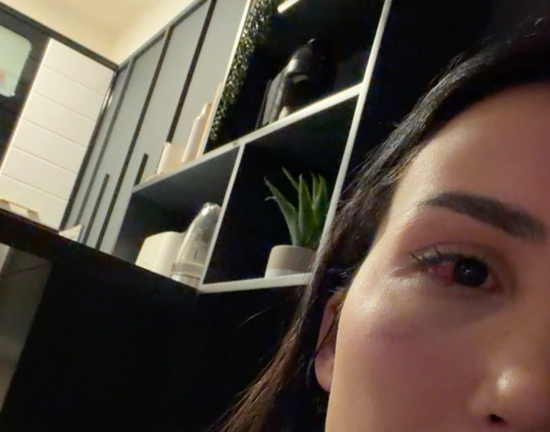 “Krejt trupi po me dridhet’ Xheneta Fetahu shfaqet e frikësuar pas tërmetit në Kosovë