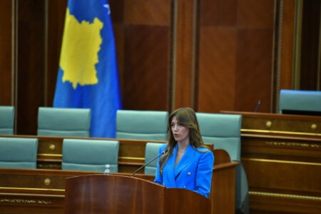 Më në fund ‘tym i bardhë’ për Albulena Haxhiun, zgjedhet kryetare e Kuvendit