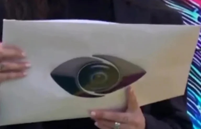 Rogerti në dhomën e rrëfimit, produksioni sjellë tek banorët ZARFIN E PAPRITUR për të!