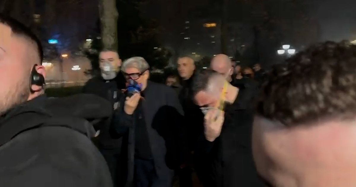 URGJENTE! Berisha ne gjendje te renduar shendetesore, u sulmua ne proteste me…