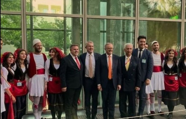 Kryeministri australian e pranon me krenari: Jam shqiptar, kam rrënjë arbëreshe (VIDEO)
