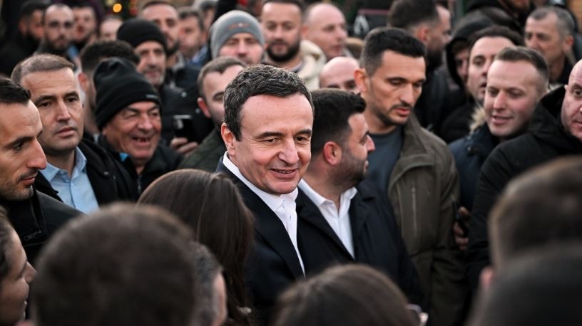 Kurtin apo Osmanin? Rreshtohet edhe ajo?!