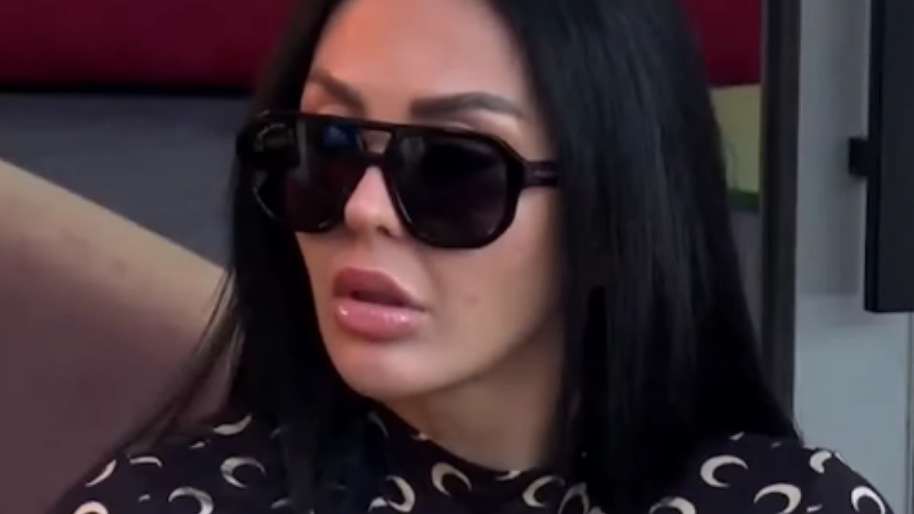 Brikena ka të dashur jashtë? Edisa: Një femër aq tradicionale nuk vishet ashtu…