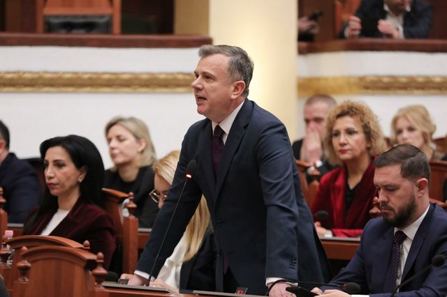 Balla-Berishës: I ke shërbyer gjithë jetën Serbisë! “Në Hagë po hidhet baltë mbi UÇK”