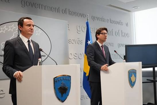 Qeveria Kurti shpërndan 200 milion euro për qytetarët