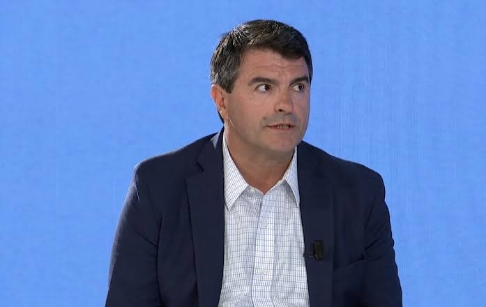 Ish-deputeti i VV-së i rikthehet politikës: Tash e shohim qysh luhet loja