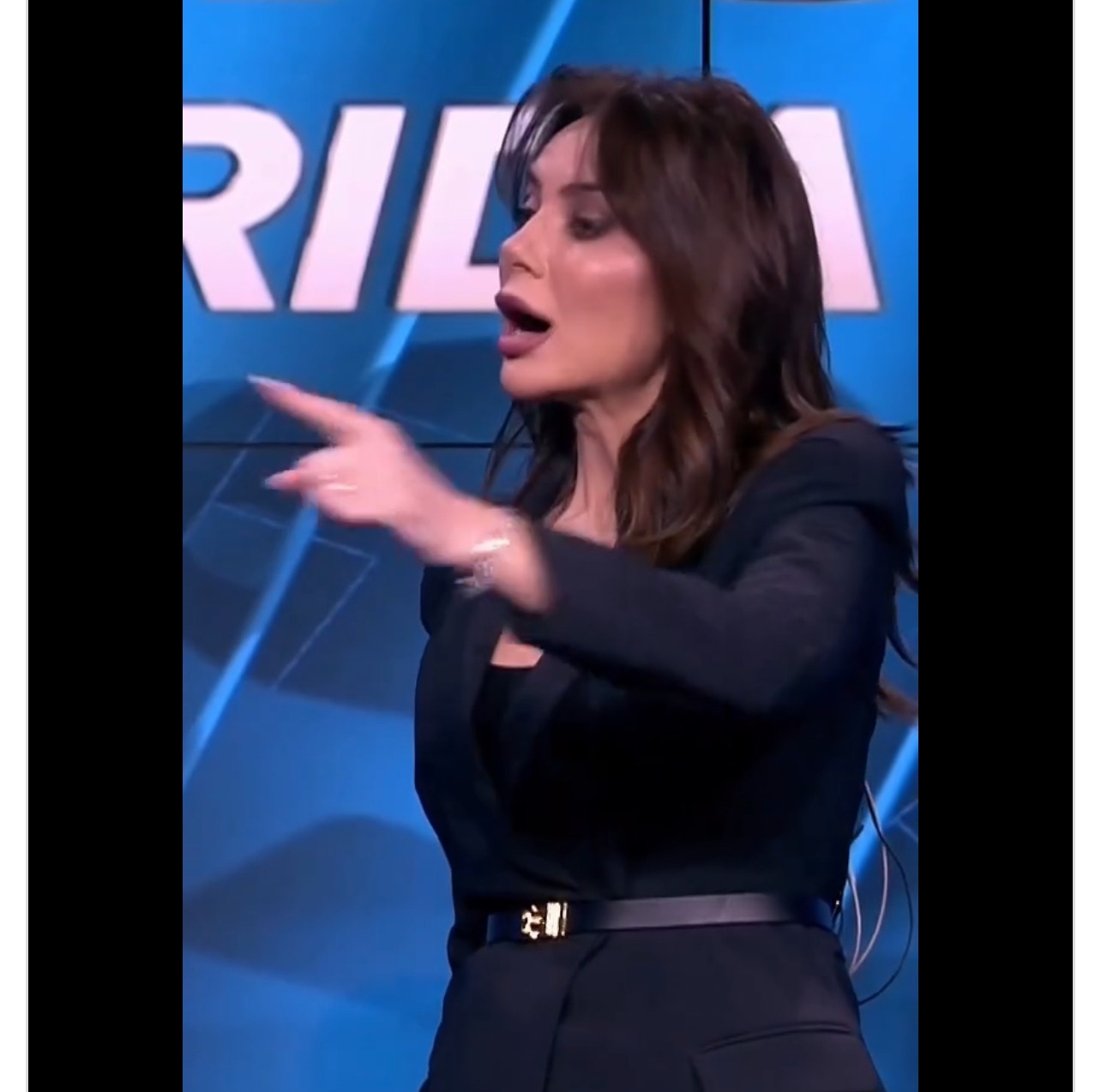 “Ik, ik, dil jashtë”, Grida Duma përze nga studio mysafirin