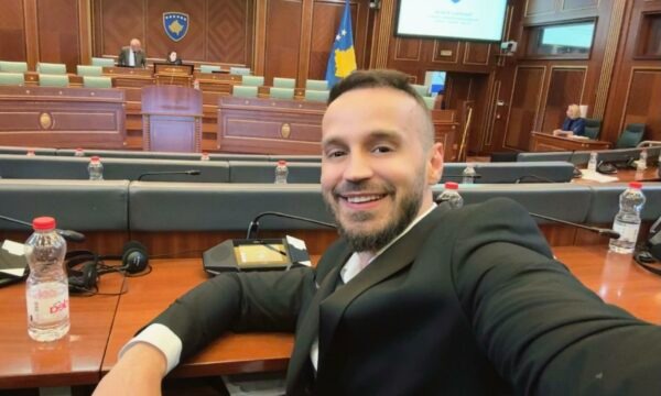 Deputeti i VV-së, Fatos Geci: Kërkoj falje