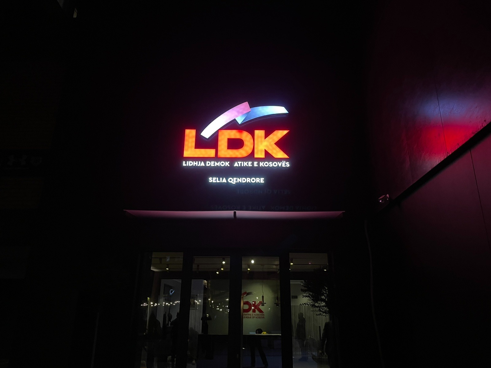 Deputeti i LDK-së bën gjestin e madh, i lutë edhe deputetët tjerë të veprojnë si ai