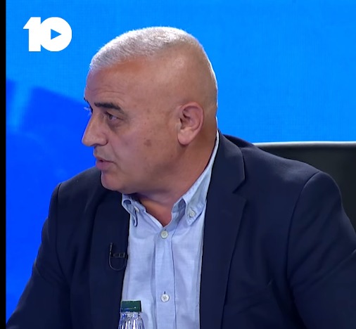 Zeqiri me emocion: Në Hagë po shkelen të drejtat, s’i kanë lënë as në varrime