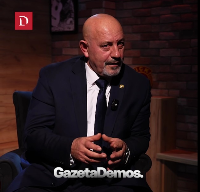 “Dauti ma shkrepi një karikator mbi kokë” – Historia qesharake e mjekut të Iuftës me Davidin e UÇK’së: I thash ku me parku kerrin?