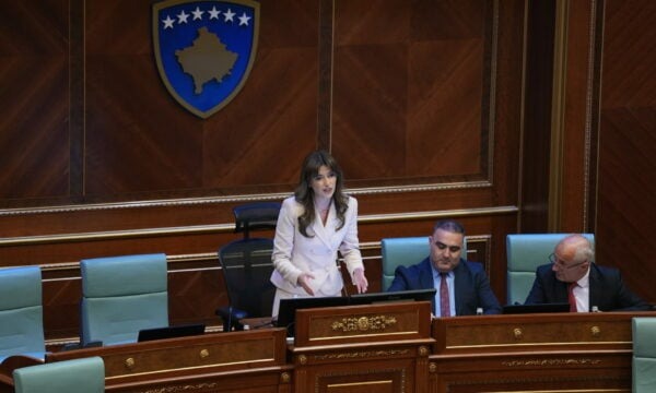 Ndryshon “loja”, Haxhiu del me ftesë të re për opozitën