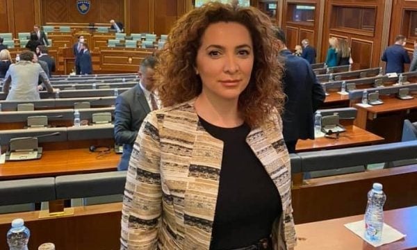 Deputejta e VV-së, Albena Reshitaj jep sinjale për Vjosa Osmanin