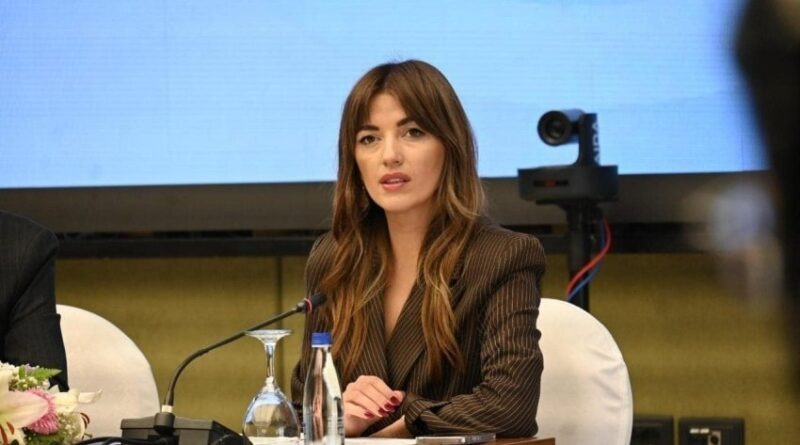 Albulena Haxhiut i vjen mbështetja: Të ushtroj detyrën e Presidentes për 6 muaj – jo zgjedhje të reja