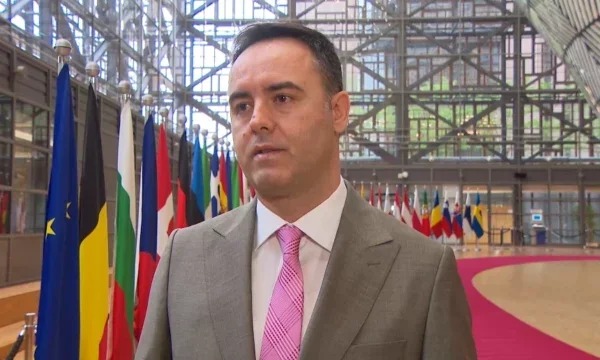 Glauk Konjufca: Me kërkesë të veçant në BE për Kosovën