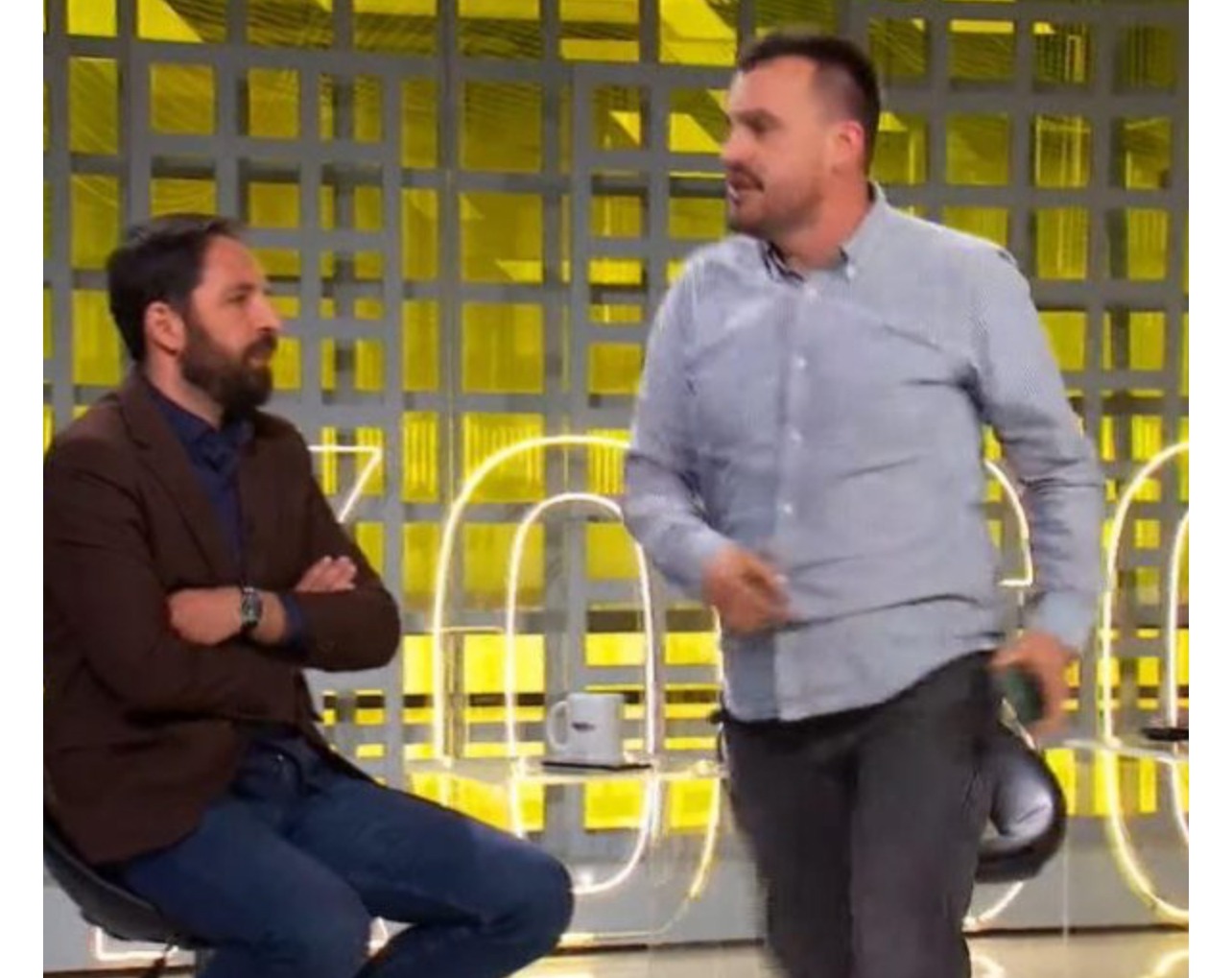 Kapen analistat në studio: Ik more budallë, mos…!