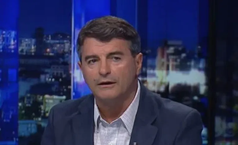 Krasniqi: Kurti shkonte me armë në Kuvend, i kam thënë ke shiku shumë filma