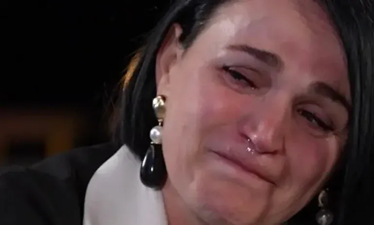 Djali po flet falë ndihmës së Pandorës, këngëtarja s’ndal dot lotët pas fjalëve të Selvijes (Video)