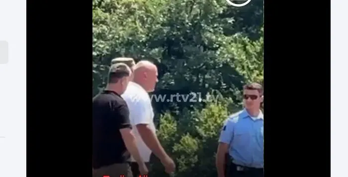 Pamje që ta këpusin shpirtin! Momenti kur Babai i 25-vjeçarit verifikon trupin e të birit…