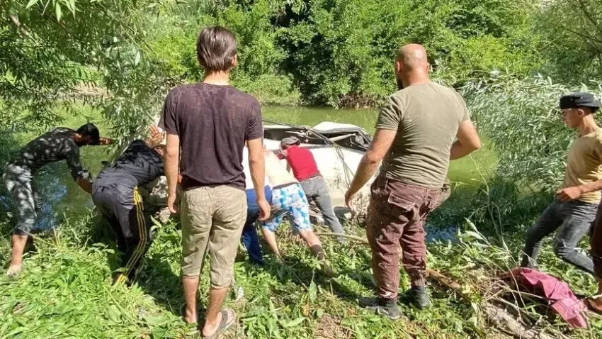 Aksidentohet autobusi, të paktën 42 udhëtarë të vdekur
