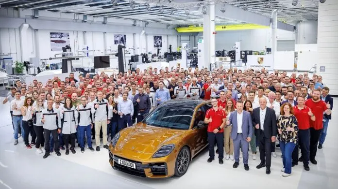 Porsche zbulon për herë të parë rrogat! Ja sa fitojnë punëtorët dhe milionat që marrin drejtorët