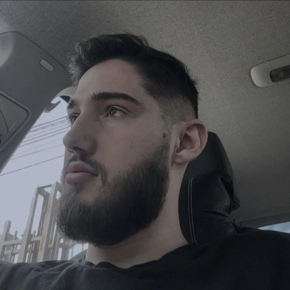 Ky eshte Durim Aliu i cilii thirri proteste kunder Kurtit
