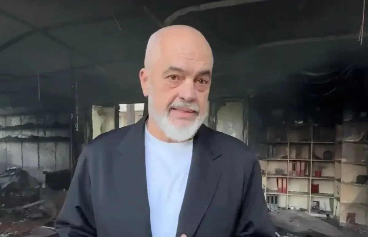 “Zbrit nga kali dhe kthehu andej nga ke ardhë”, Çun Lajçi me mesazh të fortë për Ramën